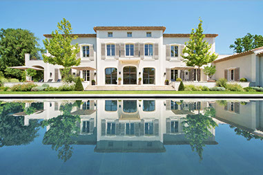 Exclusive staffed luxruty villa rental in Terre Blache golf course, south of France