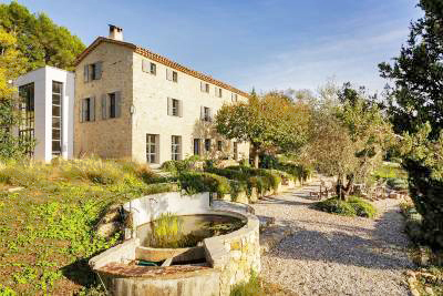 Architectural villa rental near Valbonne, South of France