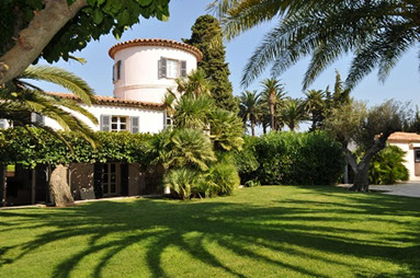 St Tropez center holiday villa rental with private pool 